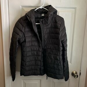 Old Navy light puffer jacket. Size M. Black